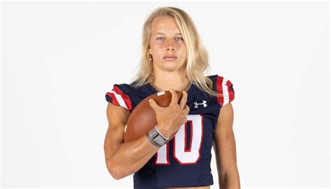 Shenandoah safety Haley Van Voorhis is first woman non-kicker to play in NCAA football game